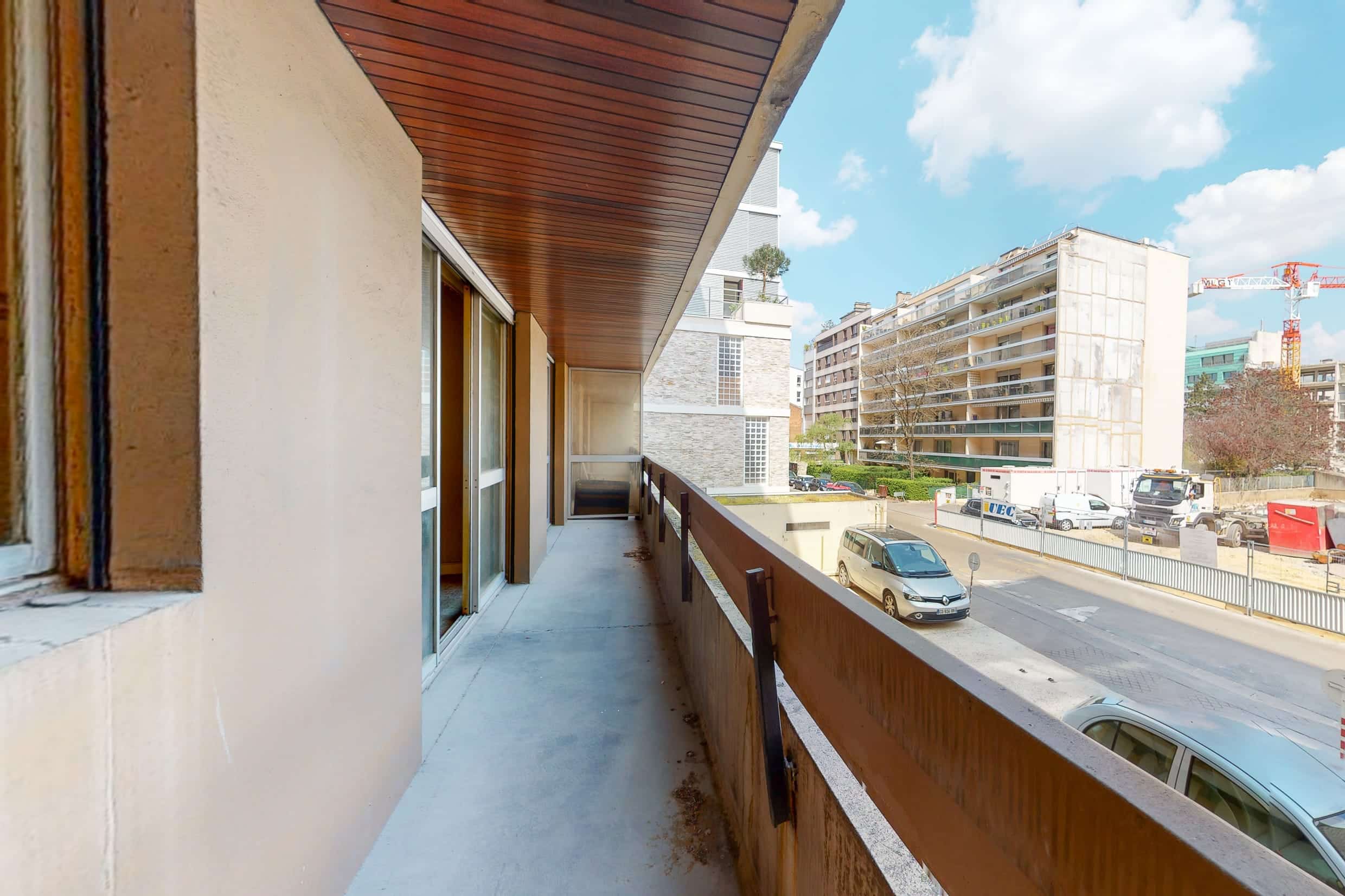 Avenue André Morizet appartement avec balcon ensoleillé et Parking à proximité du centre commercial les passages