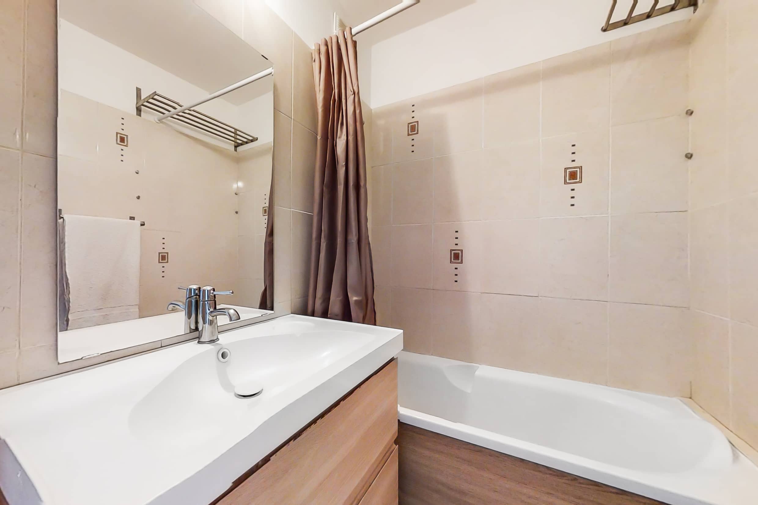 salle de bain appartement boulogne-billancourt à vendre rez-de-chaussé estimation gratuite Silly galieni les passages métro commerces